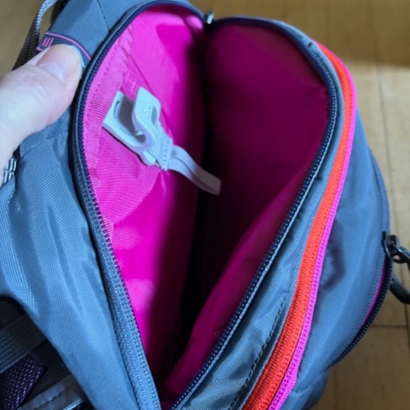 Backpack - Gregory Maya 16L.  Mercury Grey - Picture 6 of 7